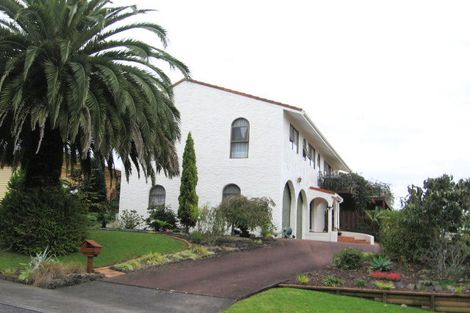 Photo of property in 6 Lastel Place, Shelly Park, Auckland, 2014
