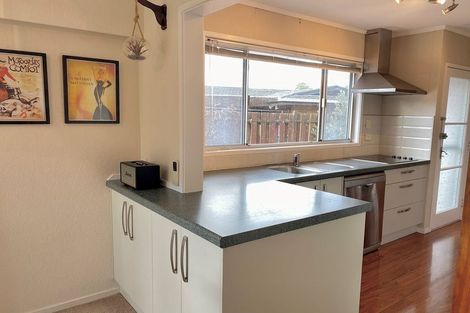 Photo of property in 31 Beechdale Crescent, Pakuranga Heights, Auckland, 2010