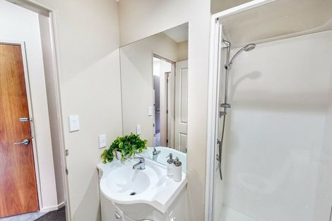 Photo of property in Atrium Towers, 4r/154 The Terrace, Wellington Central, Wellington, 6011