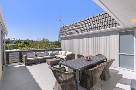 Photo of property in 40 Saddleback Rise, Murrays Bay, Auckland, 0630