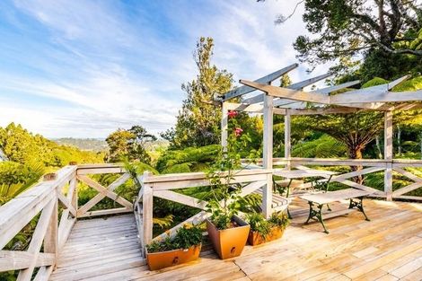 Photo of property in 3 Ngaio Road, Titirangi, Auckland, 0604