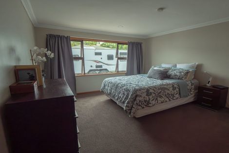 Photo of property in 114 Pahiatua Street, Hokowhitu, Palmerston North, 4410