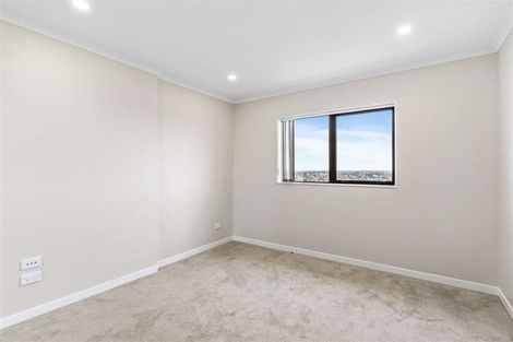 Photo of property in 11 Kirikiri Drive, Papakura, 2110