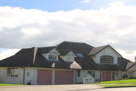 Photo of property in 10 San Jose Rise, Shamrock Park, Auckland, 2016