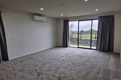 Photo of property in 16a Hobsonville Road, West Harbour, Auckland, 0618
