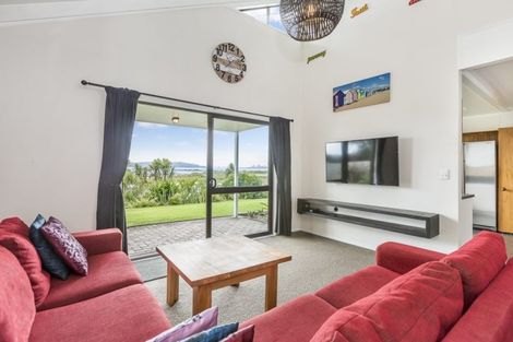 Photo of property in 1/44 Rewarewa Road, Te Atatu Peninsula, Auckland, 0610