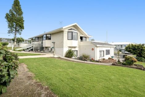 Photo of property in 2 Lindoch Avenue, Te Puna, Tauranga, 3174