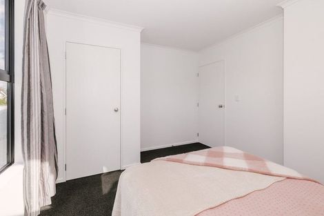 Photo of property in 1 Annandale Avenue, Takaro, Palmerston North, 4410