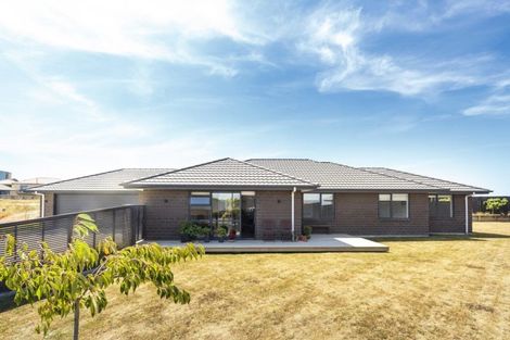 Photo of property in 24 Macdonald Heights, Feilding, 4702