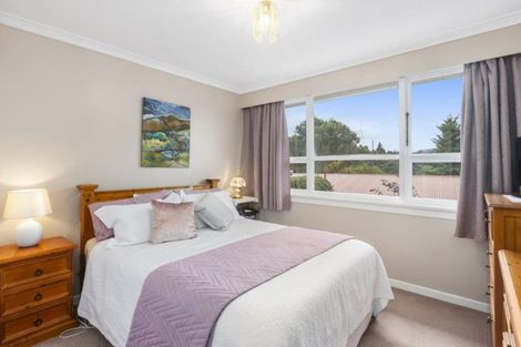 Photo of property in 66 Pioneer Crescent, Helensburgh, Dunedin, 9010