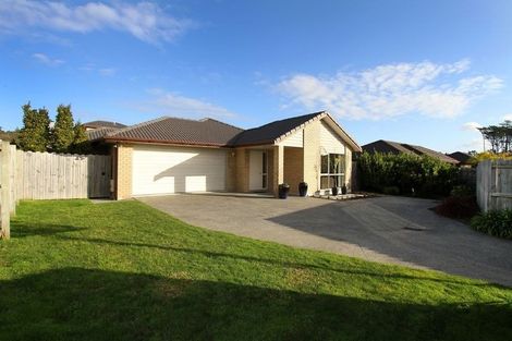 Photo of property in 25 Saltwood Street, Red Beach, 0932