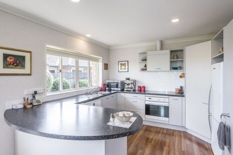 Photo of property in 38 Realm Drive, Paraparaumu, 5032