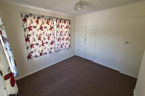 Photo of property in 6 Longburn Road, Henderson, Auckland, 0610
