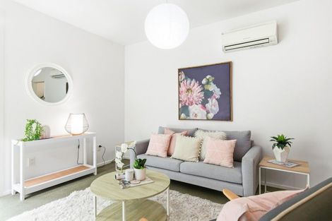 Photo of property in 2/39 Onslow Road, Khandallah, Wellington, 6035