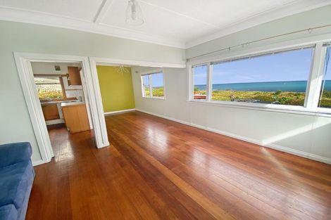 Photo of property in 37 Moa Point Road, Moa Point, Wellington, 6022