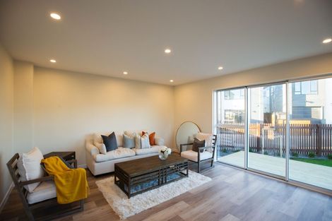 Photo of property in 6 Cara Avenue, Kumeu, 0810