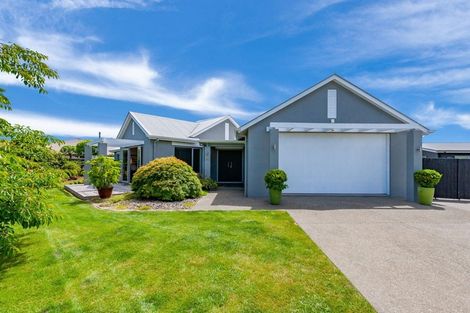 Photo of property in 26 Montgomery Crescent, Kinloch, Taupo, 3377