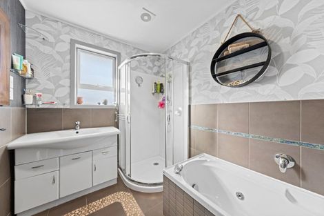 Photo of property in 7210 South Road, Warea, New Plymouth, 4381