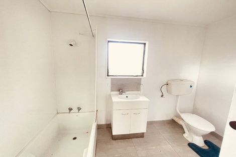 Photo of property in 1/44 Shifnal Drive, Randwick Park, Auckland, 2105