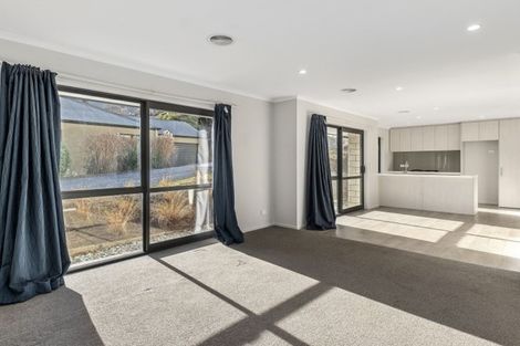 Photo of property in 23 Mcdonnell Road, Arrowtown, 9302