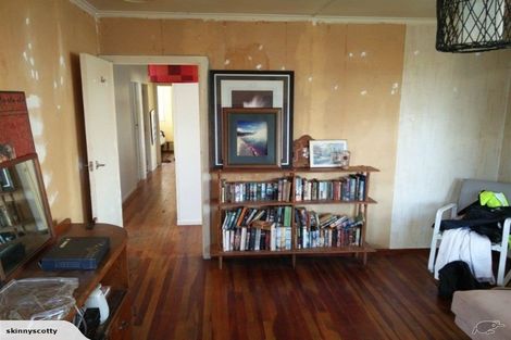 Photo of property in 19 Sherwood Avenue, Te Atatu South, Auckland, 0610