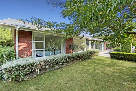 Photo of property in 17 Landsdowne Terrace, Cashmere, Christchurch, 8022