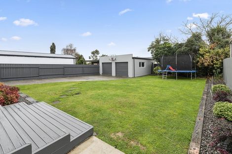 Photo of property in 41 Karaka Crescent, Levin, 5510