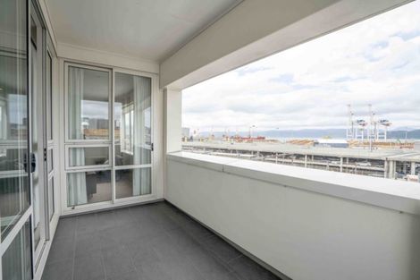 Photo of property in Stadium Garden Flats, 203/107 Thorndon Quay, Pipitea, Wellington, 6011