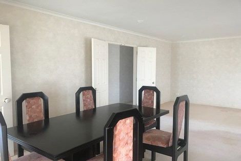 Photo of property in 14 Tolben Place, Golflands, Auckland, 2013