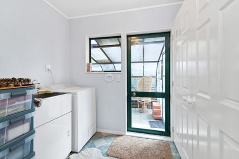 Photo of property in 59 Robinson Avenue, Holdens Bay, Rotorua, 3010