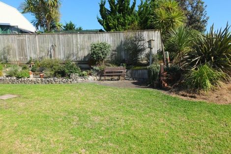 Photo of property in 8 Mack Street, Foxton Beach, Foxton, 4815