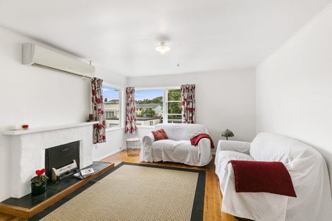 Photo of property in 6 Hollies Crescent, Johnsonville, Wellington, 6037