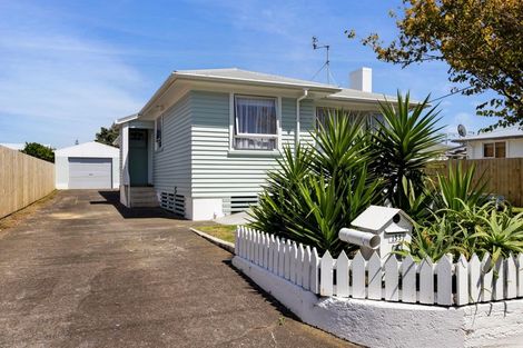 Photo of property in 133 Broadway, Waitara, 4320