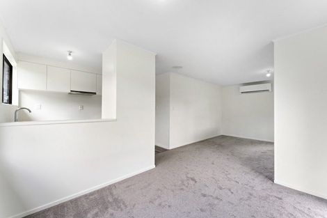 Photo of property in 1/10 Myna Place, Weymouth, Auckland, 2103