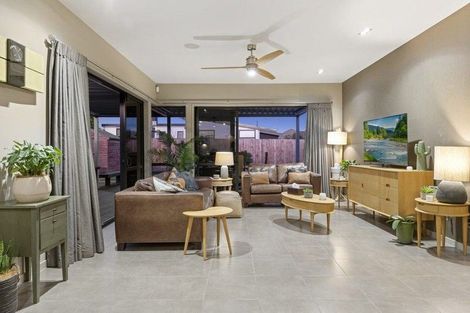 Photo of property in 35 Aranui Drive, Papamoa Beach, Papamoa, 3118