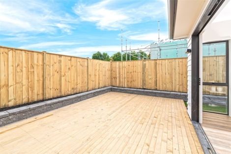 Photo of property in 11 Reserva Crescent, Kumeu, 0810