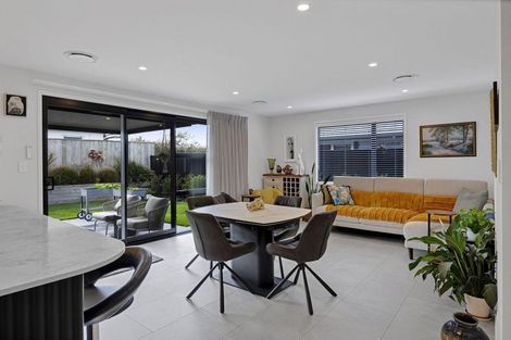 Photo of property in 2 Atea Place, Hawera, 4610
