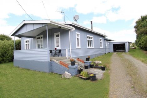Photo of property in 14 Alfredton Road, Eketahuna, 4900
