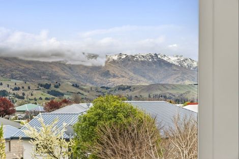 Photo of property in 9 Matthews Crescent, Cromwell, 9310