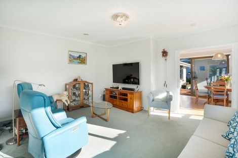 Photo of property in 51 Oxford Street, Tawa, Wellington, 5028