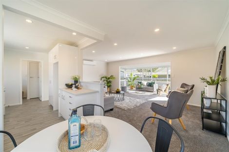 Photo of property in 5a Totara Park Road, Clouston Park, Upper Hutt, 5018