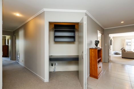 Photo of property in 5 Silkwood Place, Fitzherbert, Palmerston North, 4410