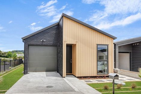 Photo of property in 1 Taukahiwi Road, Pukekohe, 2120