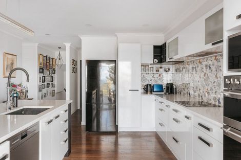 Photo of property in 95a Harbour View Road, Omokoroa, 3114