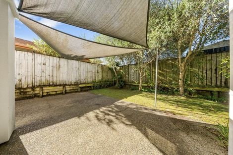 Photo of property in 15 Lilybank Crescent, East Tamaki, Auckland, 2013