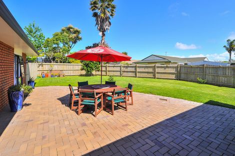 Photo of property in 3 Glenross Drive, Wattle Downs, Auckland, 2103