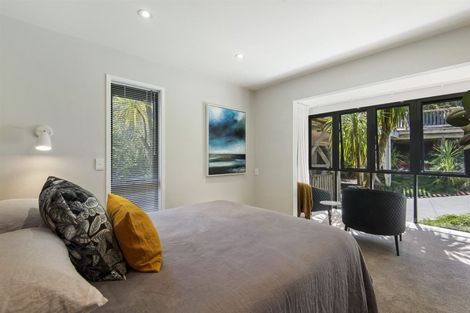 Photo of property in 17b Rangitoto Terrace, Milford, Auckland, 0620