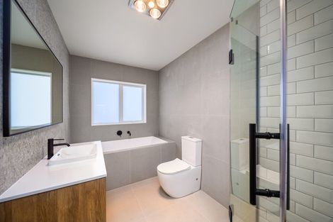 Photo of property in 135 Ormonde Drive, Silverdale, 0932