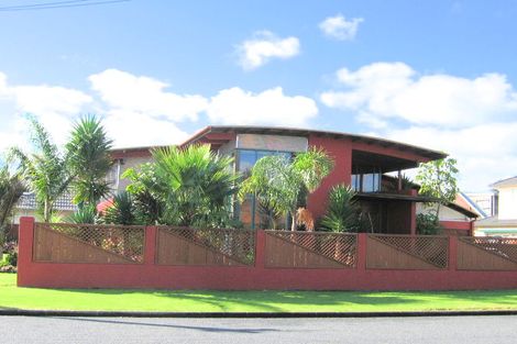 Photo of property in 2/14 Hattaway Avenue, Bucklands Beach, Auckland, 2012