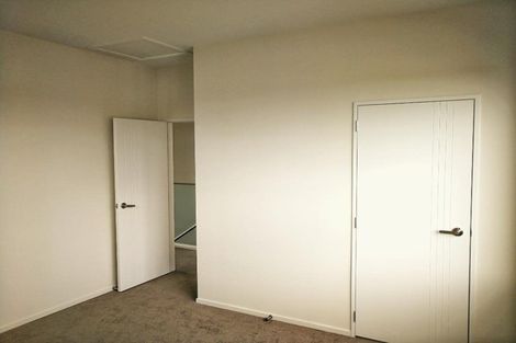 Photo of property in 16 Sunshine Boulevard, Sunnyvale, Auckland, 0612